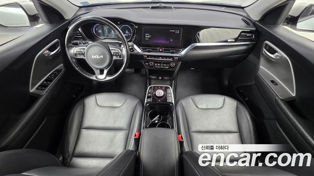 Kia Niro Plus Air 2023 — фото 7