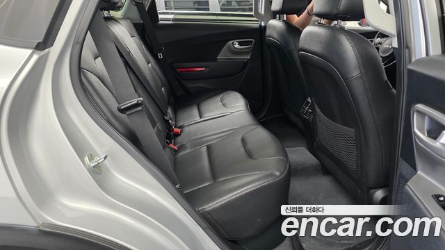 Kia Niro Plus Air 2023 — фото 11