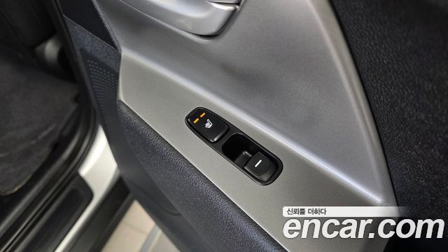 Kia Niro Plus Air 2023 — фото 19