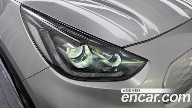 Kia Niro Plus Air 2023 — фото 22