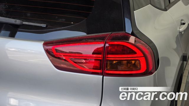 Kia Niro Plus Air 2023 — фото 23