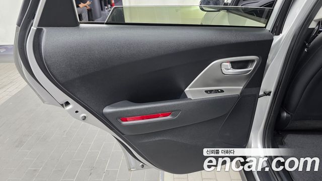 Kia Niro Plus Air 2023 — фото 25