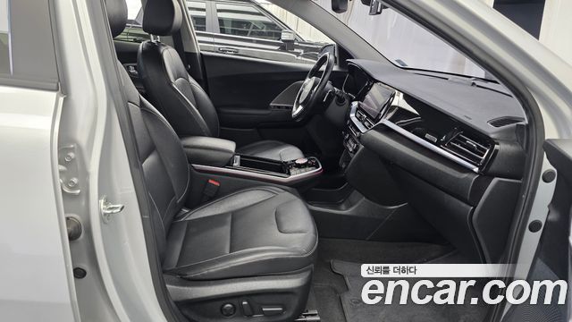 Kia Niro Plus Air 2023 — фото 26