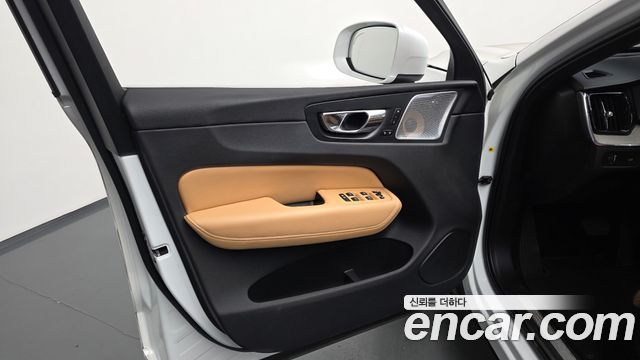 Volvo XC60 (II) T6 Inscription 2018 — фото 24