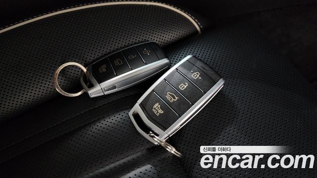 Genesis G90 5.0 AWD Prestige 2019 — фото 20