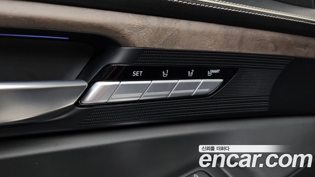 Genesis G90 5.0 AWD Prestige 2019 — фото 42