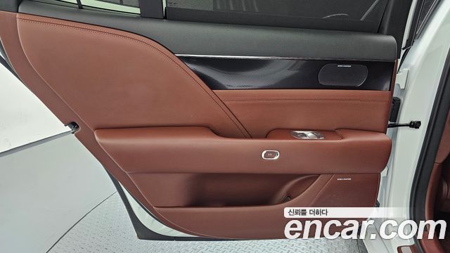 Genesis G90 (RS4) Gasoline 3.5 Turbo 2WD 2023 — фото 25
