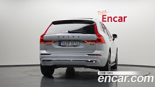 Volvo XC60 (II) B6 Ultimate Bright 2023 — фото 4