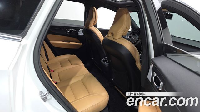Volvo XC60 (II) B6 Ultimate Bright 2023 — фото 12