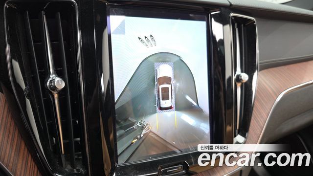 Volvo XC60 (II) B6 Ultimate Bright 2023 — фото 15