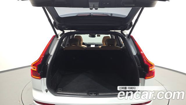 Volvo XC60 (II) B6 Ultimate Bright 2023 — фото 20