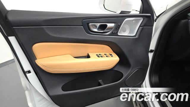Volvo XC60 (II) B6 Ultimate Bright 2023 — фото 24