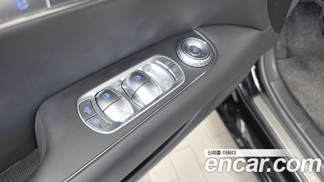 Genesis G90 (RS4) Gasoline 3.5 Turbo AWD 2025 — фото 27
