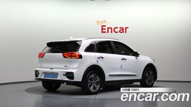 Kia Niro EV Prestige 2022 — фото 2