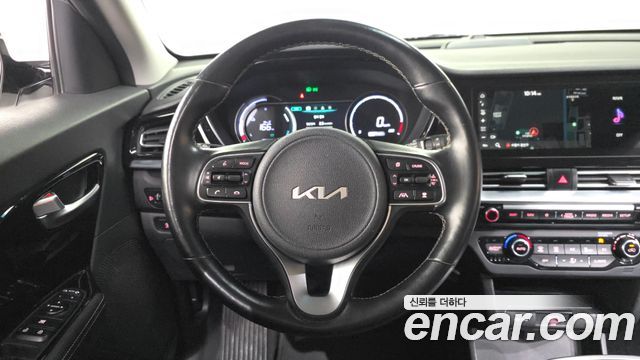 Kia Niro EV Prestige 2022 — фото 13