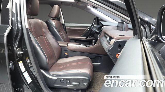 Lexus RX450h (IV) Executive 2019 — фото 15