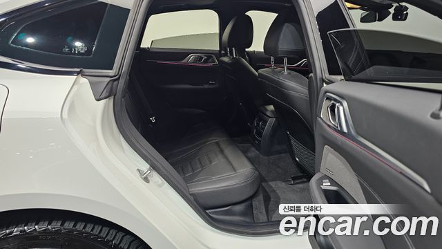 BMW i4 eDrive40 M Sports Pro 2022 — фото 11