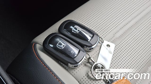 Honda CR-V (VI) 2.0 Hybrid Touring 2WD 2024 — фото 15