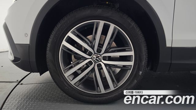 Volkswagen Tiguan Allspace 2.0 TSI Prestige 2023 — фото 5