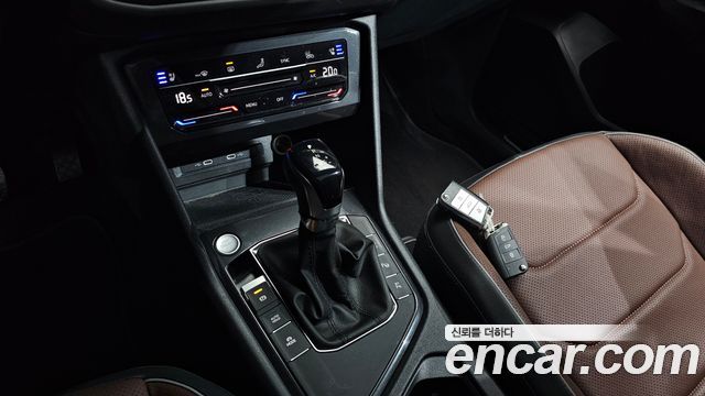 Volkswagen Tiguan Allspace 2.0 TSI Prestige 2023 — фото 9