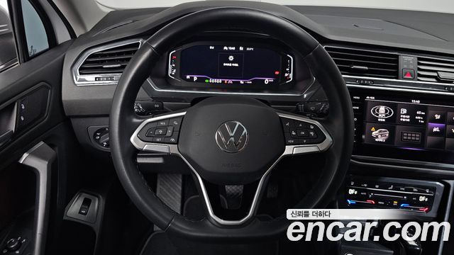Volkswagen Tiguan Allspace 2.0 TSI Prestige 2023 — фото 13