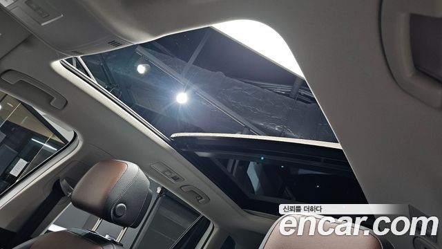 Volkswagen Tiguan Allspace 2.0 TSI Prestige 2023 — фото 18