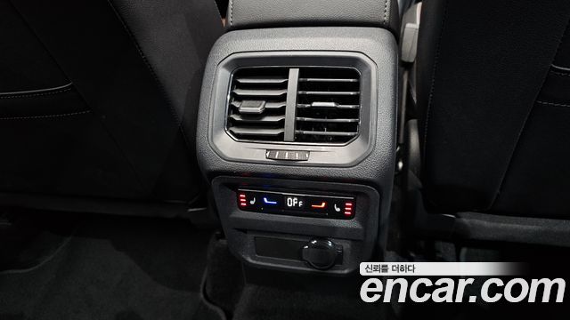 Volkswagen Tiguan Allspace 2.0 TSI Prestige 2023 — фото 19