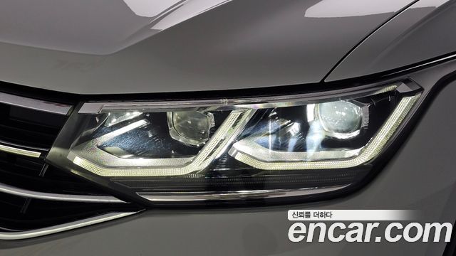 Volkswagen Tiguan Allspace 2.0 TSI Prestige 2023 — фото 22