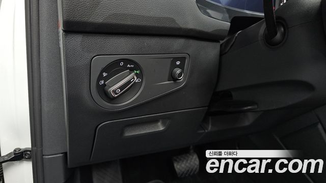 Volkswagen Tiguan Allspace 2.0 TSI Prestige 2023 — фото 28
