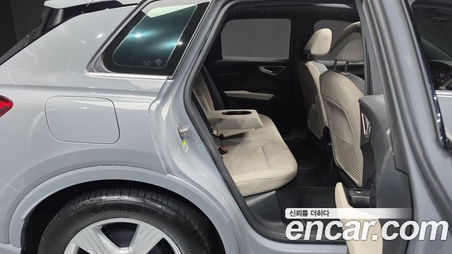Audi Q4 e-tron (F4) 40 2023 — фото 11