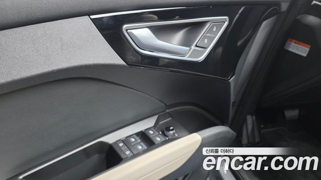 Audi Q4 e-tron (F4) 40 2023 — фото 18