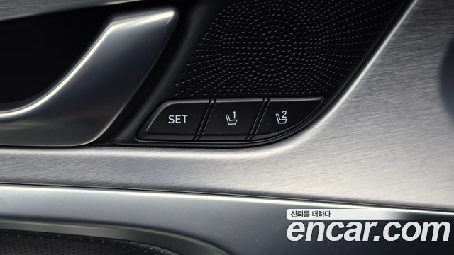 Genesis G70 2.0T Elite 2019 — фото 13