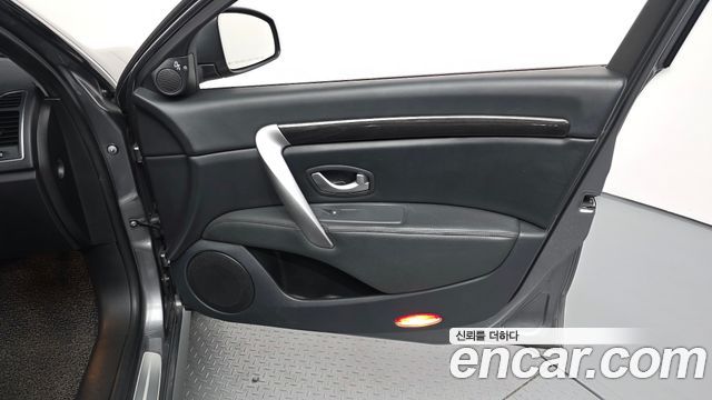 Renault Korea SM7 Nova LPLI 2.0 LPe Disabled 2017 — фото 24