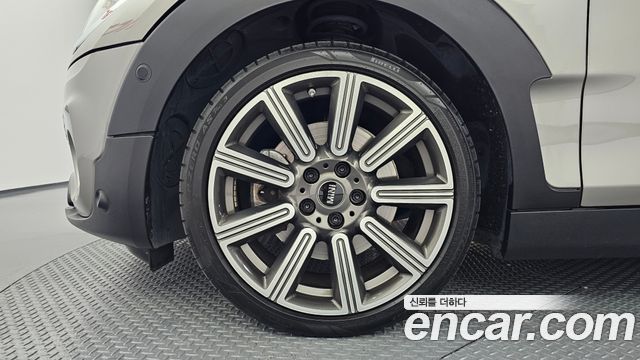 MINI Cooper S Clubman Standard 2nd 2021 — фото 5