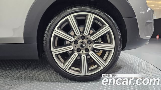 MINI Cooper S Clubman Standard 2nd 2021 — фото 27