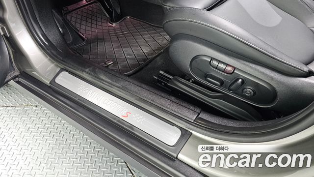 MINI Cooper S Clubman Standard 2nd 2021 — фото 35