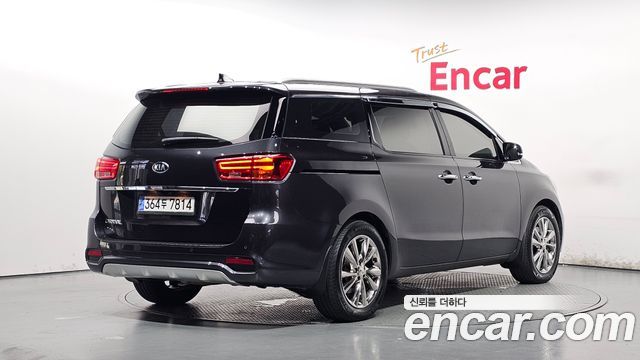 Kia Carnival 9-Seater Noblesse Special 2020 — фото 2