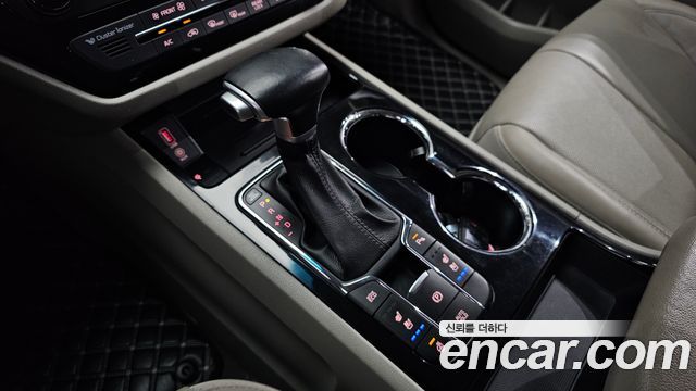 Kia Carnival 9-Seater Noblesse Special 2020 — фото 9