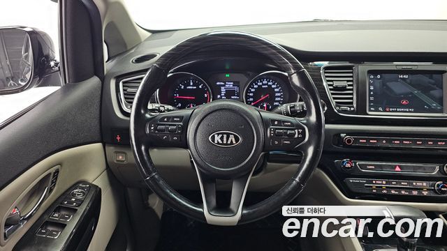 Kia Carnival 9-Seater Noblesse Special 2020 — фото 17