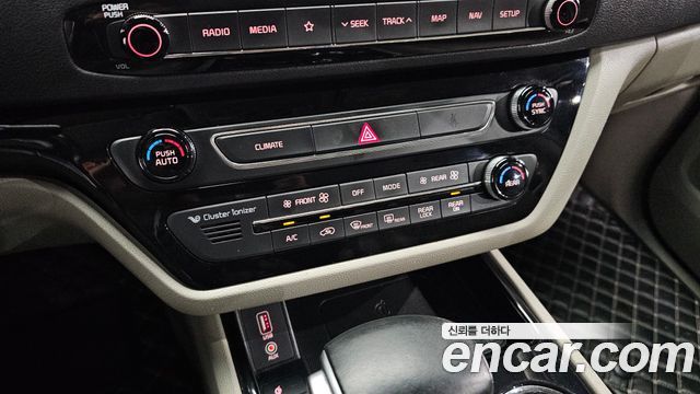 Kia Carnival 9-Seater Noblesse Special 2020 — фото 20