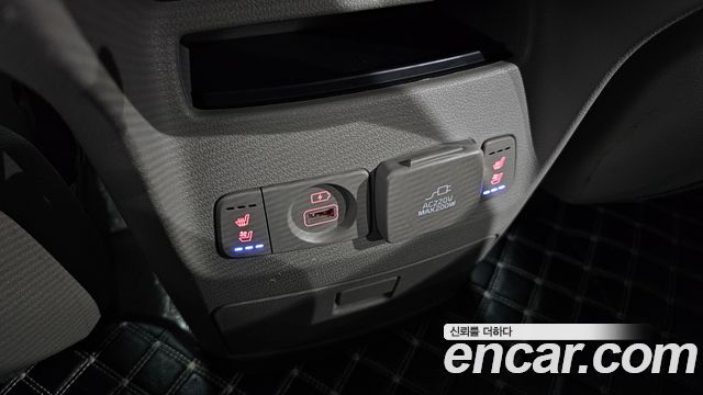 Kia Carnival 9-Seater Noblesse Special 2020 — фото 21