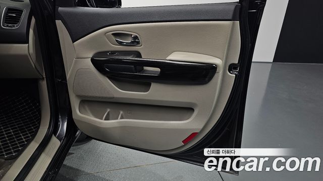 Kia Carnival 9-Seater Noblesse Special 2020 — фото 30