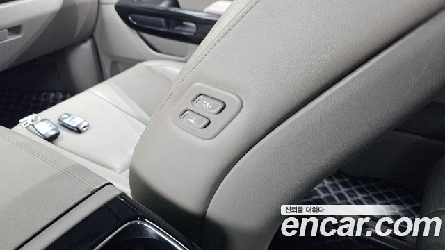 Kia Carnival 9-Seater Noblesse Special 2020 — фото 36