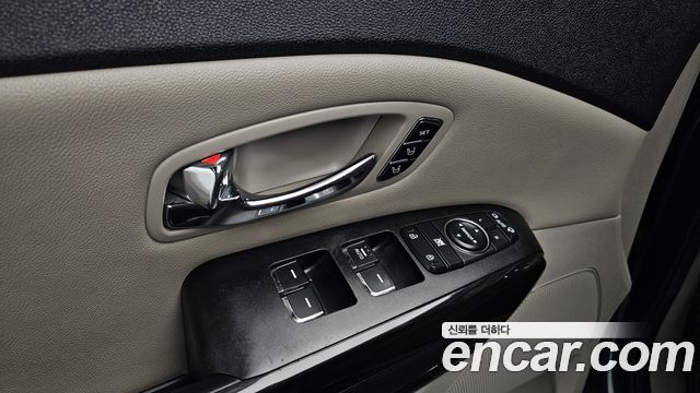 Kia Carnival 9-Seater Noblesse Special 2020 — фото 41