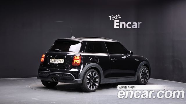 MINI Cooper S Classic Launch Pack Third Generation 2023 — фото 2