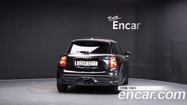 MINI Cooper S Classic Launch Pack Third Generation 2023 — фото 4