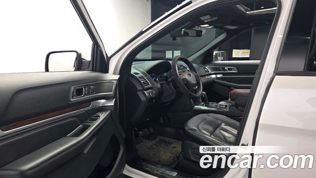 Ford Explorer 2.3 Limited 4WD 5th 2019 — фото 10