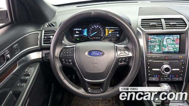 Ford Explorer 2.3 Limited 4WD 5th 2019 — фото 13