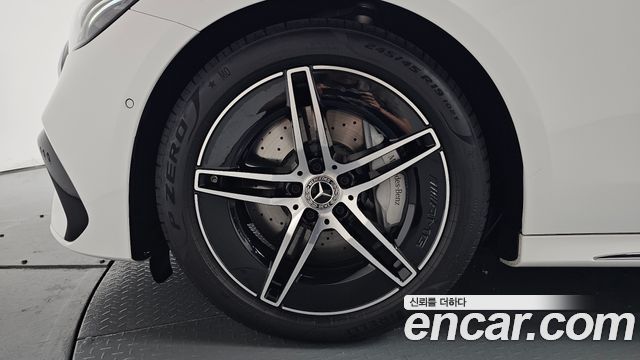 Mercedes-Benz E-Class (W214) E200 AMG Line 2026 — фото 5