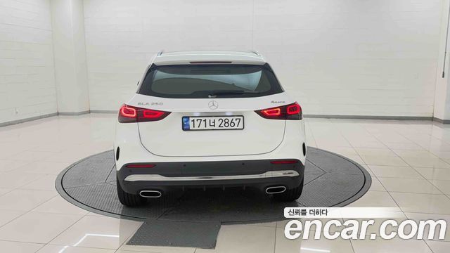 Mercedes-Benz GLA-Class (H247) GLA250 4MATIC 2022 — фото 4